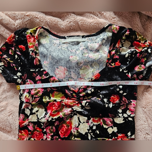 Urban outfitters Size S Black Floral Velvet Dress short sleeve - Picture 6 of 8